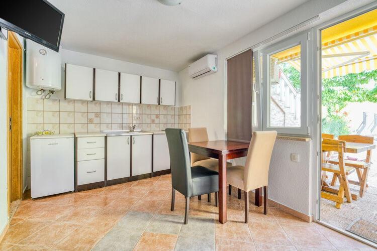 Apartments Nika With Swimming Pool And Beautiful Sea View Dobreć Zewnętrze zdjęcie